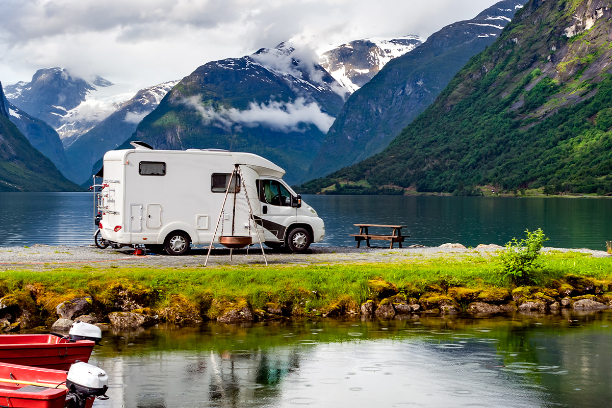 Antena DVB-T2 do podróży - czym wyróżnia się Spacetronik EDIT?