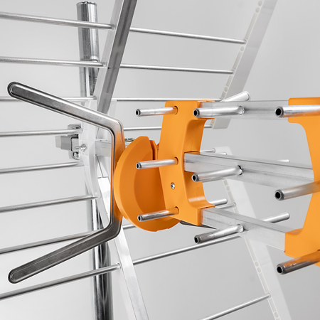 Spacetronik TUCANA aktiv-passiv AGC 5G Antenne