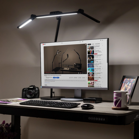 Zestaw ergonomiczny biurowy Biurko Vegard SPEO232 Fotel BARD Lampa Glow D4