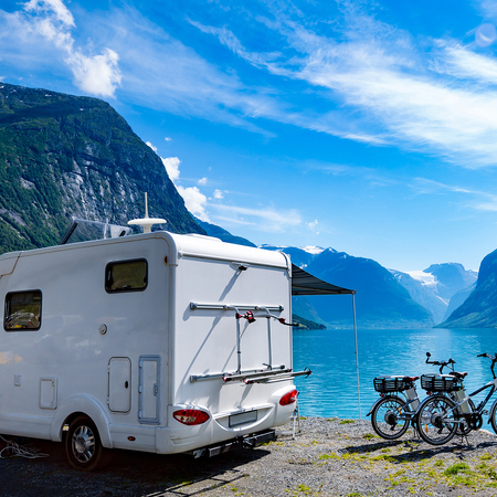 Antena dookólna DVB-T2 Spacetronik UFO 4K LTE 360